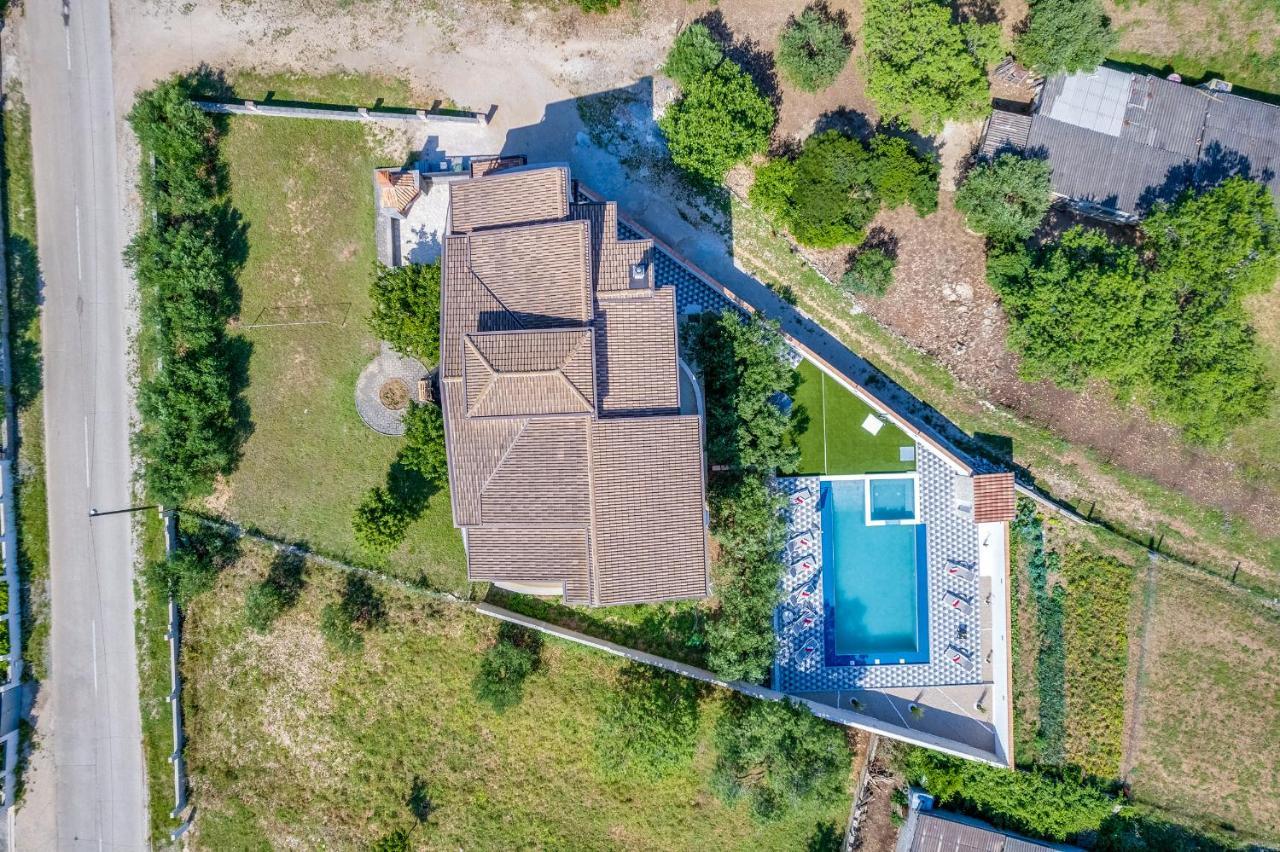 Apartman Strmota S Bazenom Свети свети Филип и Яков Екстериор снимка