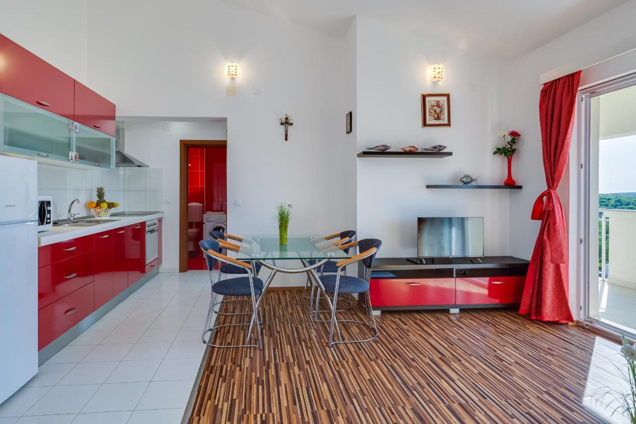 Apartman Strmota S Bazenom Свети свети Филип и Яков Екстериор снимка
