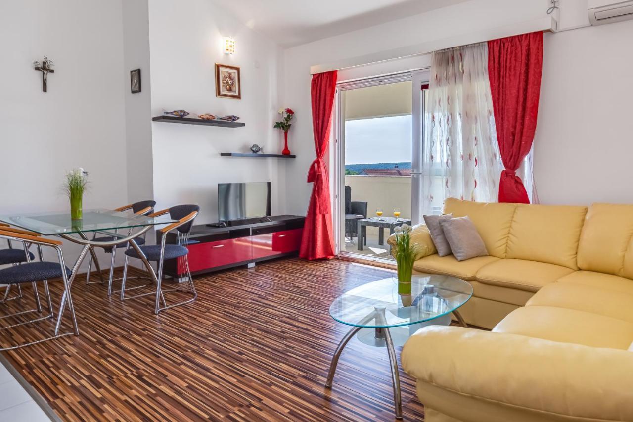 Apartman Strmota S Bazenom Свети свети Филип и Яков Екстериор снимка