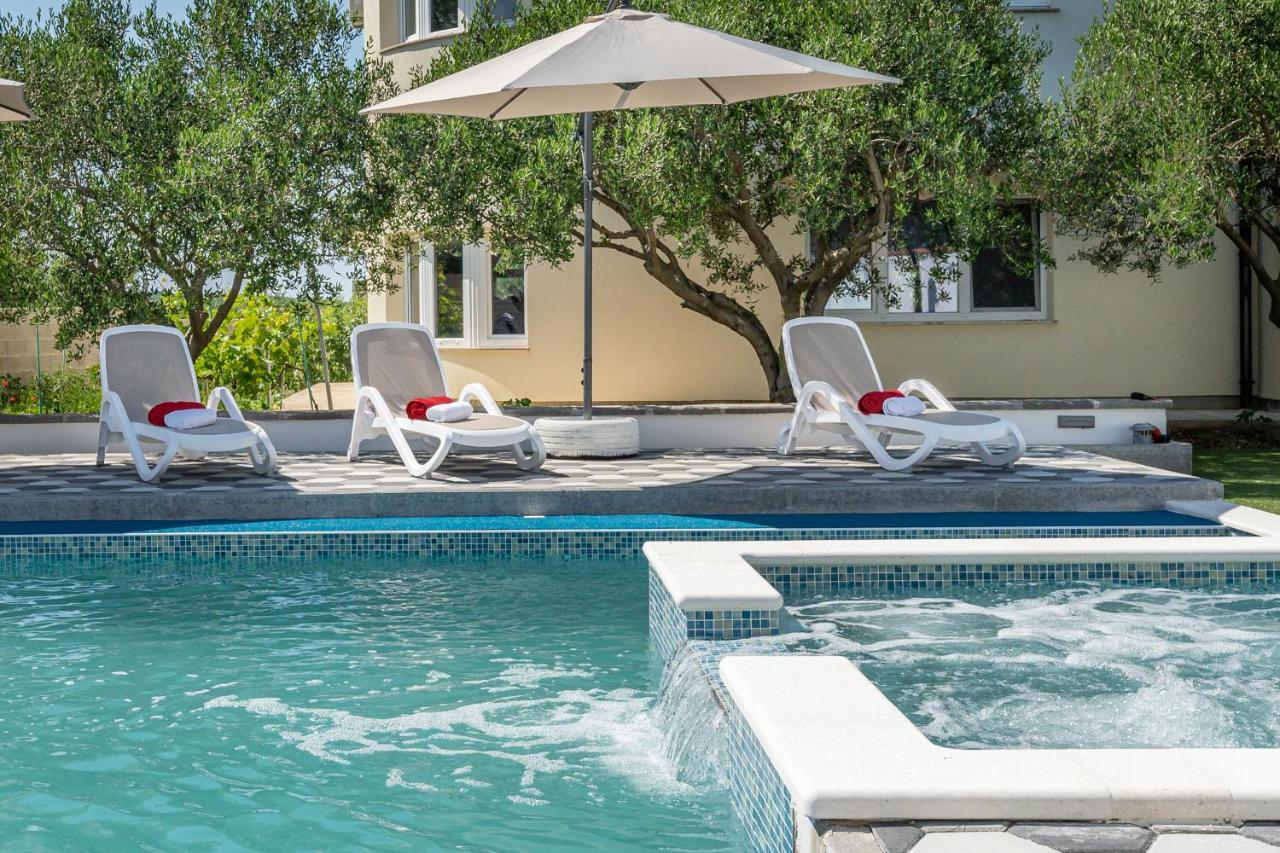 Apartman Strmota S Bazenom Свети свети Филип и Яков Екстериор снимка
